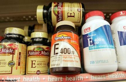 Uống vitamin E liên quan với chứng loãng xương